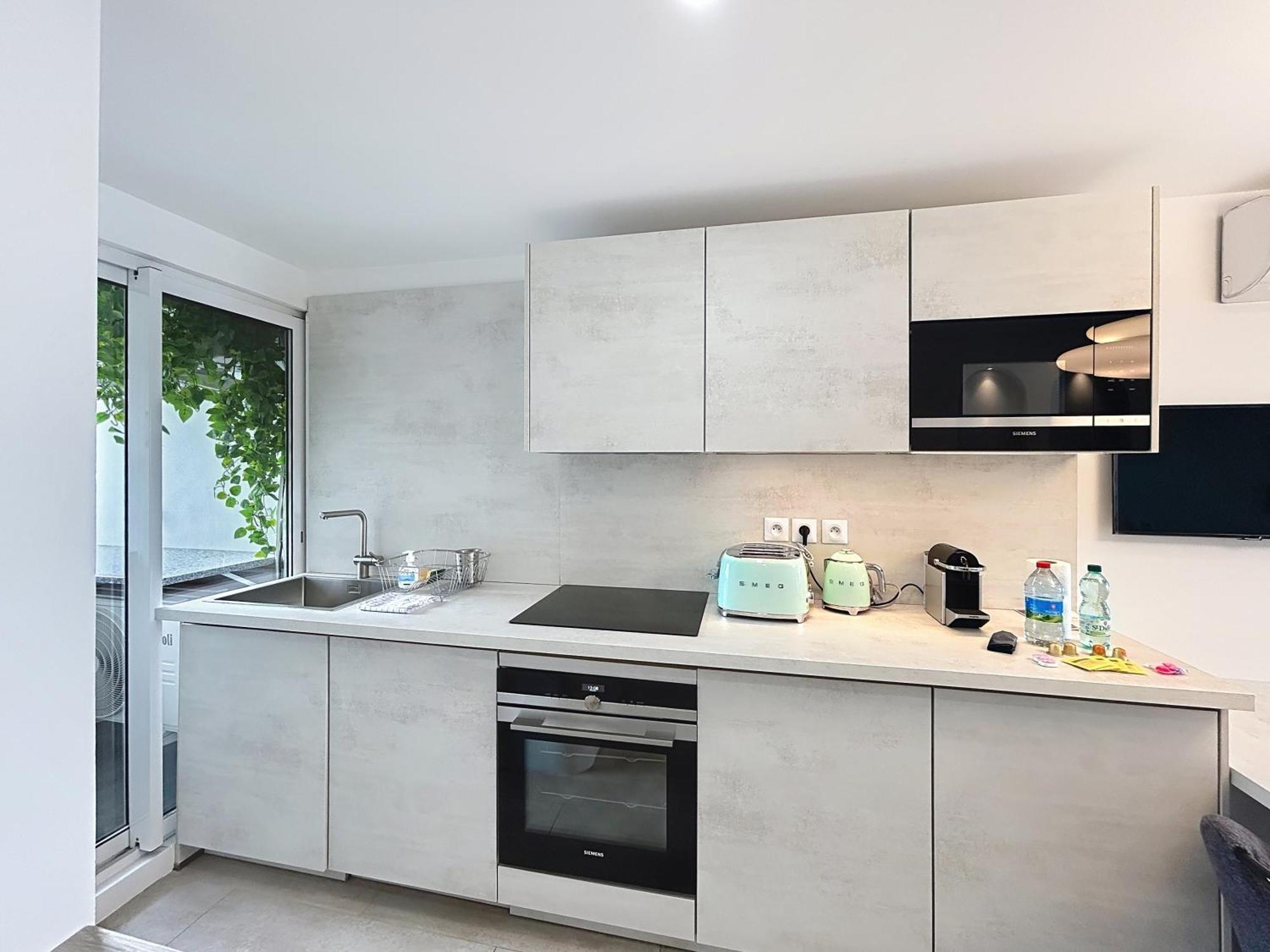 Bozca - Front De Appartement Cannes